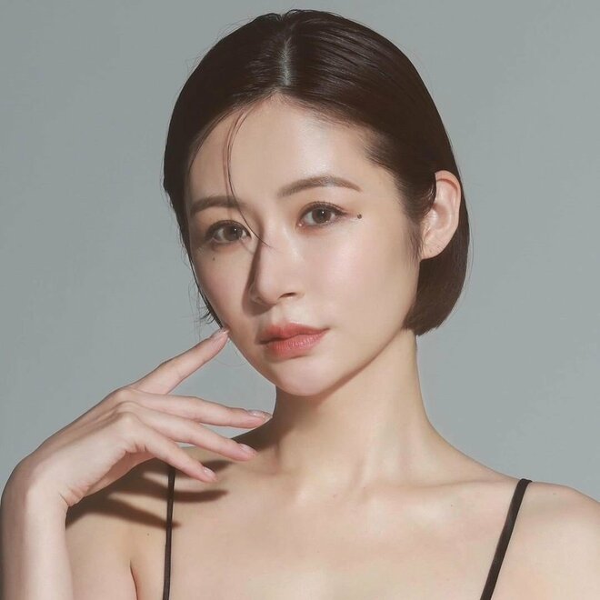 「美しすぎてAIに見えます」黒木啓司の妻・宮崎麗果が顔面激変！“ファンデなし”韓国ふうメイクに反響「まじで美人すぎる」の画像