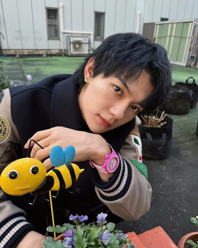 「いかちぃのもイイじゃん」M!LK・佐野勇斗、顔までタトゥーまみれのワイルド別人姿に騒然「お顔ちっちゃすぎね」の画像