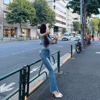 「リアルハンコック」登録者30.9万人“謎の異次元ボディYouTuber”がついに顔出し 爆美女ぶりに驚きの声「パク・ミニョン似」