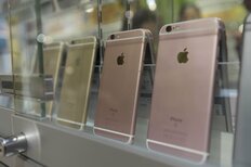 iPhone15発売目前…3世代前の機種が「2万円で売れる」！沸騰の中古市場でスマホ高額化時代を乗り切る!!専門家＆専門店に聞いた！