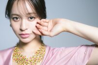 ファースト写真集が話題の人気モデル・野崎萌香、コロナ禍でまさかの10キロ増　半年で痩せた「臓活」を語る【写真集『jealousy』出版記念インタビュー】