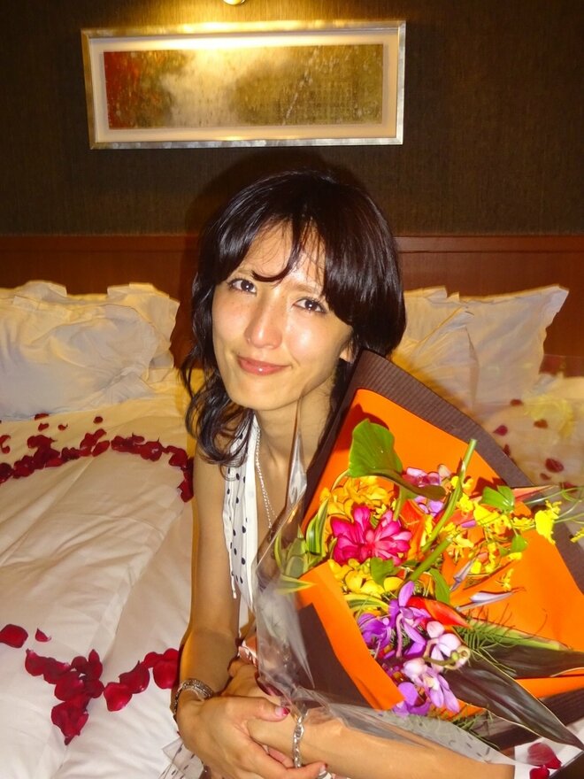 元E-girlsメンバー、“ズボンの中のデカタトゥー”披露　STARTO所属タレント兄の激似近影も注目の画像