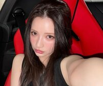 「またELLYの車」三代目ELLYと熱愛の南りほ、フェラーリ納車報告で順調交際アピール 「また小顔なった」の声も