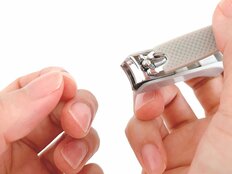 日本人の9割が知らない「正しい爪切り 」　中心を定める、左右均等、電動はNG…間違えると感染症リスクも増大　