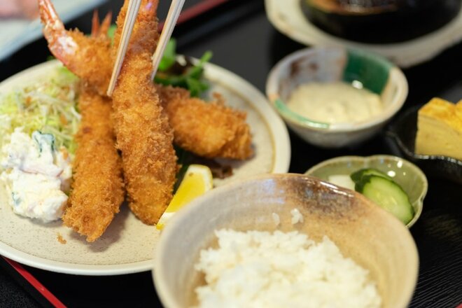 「若者のランチ予算」ランキング、驚きの“0円”を抑えたお手頃価格帯は【トップ3】の画像