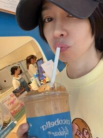 ビビアン・スー、28年前“ブラビ”時代からのタレント親友との仲良しショットが沸騰 「子供達も大きくなった」感動も