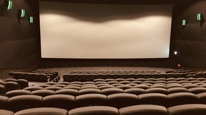 「映画館で隣にいたら最悪なマナー違反」ランキング、貧乏ゆすり・いびき超え“健康被害”案件は【第4位以下】の画像