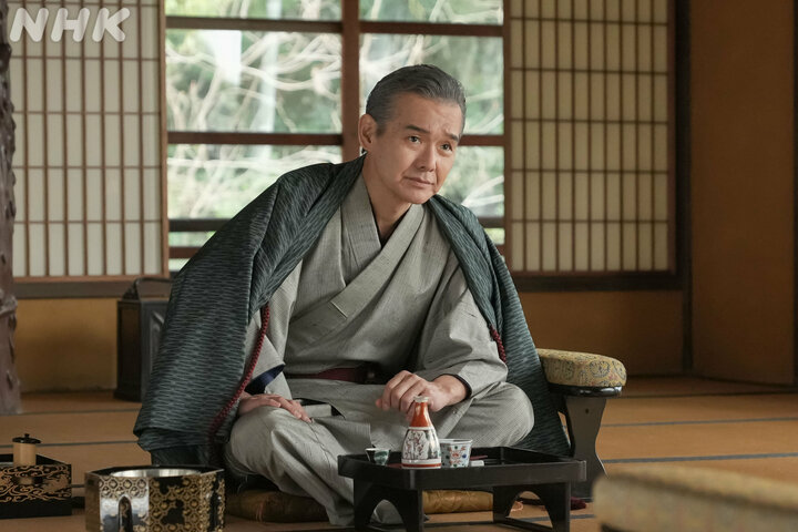 「何をしたいのか…」朝ドラ『ブラッサム』渡部篤郎・清治、“弟に高笑い→カナリアに微笑み”謎行動に考察沸騰 