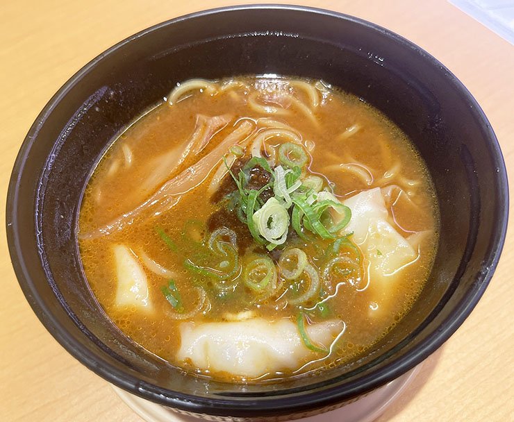 『濃厚えび味噌ワンタンメン』　※撮影／編集部