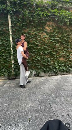 村上佳菜子、“遠距離結婚”の夫との再会にデレデレ…顔出し公開 「愛が足りない」不満を漏らしていた過去も