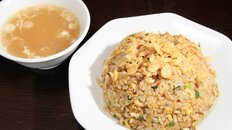 「にんにくの香りが生きるピリ辛テイストのにんにく炒飯」台流屋台 御気樂［おきらく］（大阪・高槻）