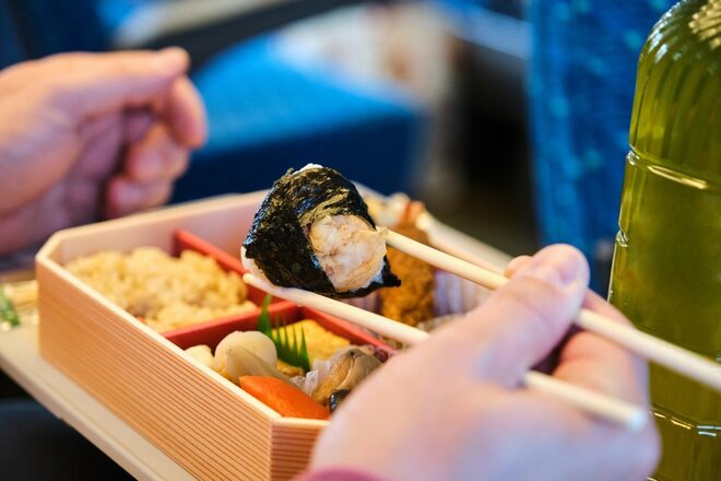 「夏休み新幹線がっかりマナー」ランキング、食べ物や香水の“香害”よりもきついのは【第4位以下】の画像