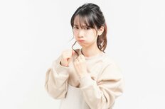 10～30代女子が「どうしても許せないおじさんの変な癖」、ハラスメント系よりも嫌われていたのは？【第4位以下】