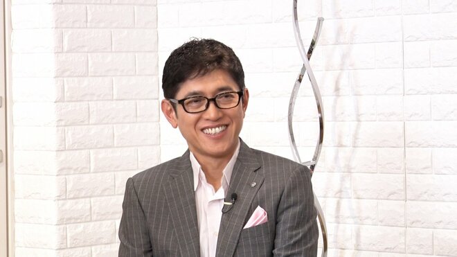 薬丸裕英の「目が石川秀美さん」35歳長男が明かした“ヤックンの妻溺愛”　秘密主義と計画婚の36年LOVEの画像