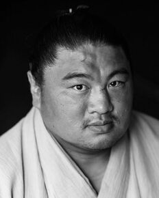 嘉風元妻「“ムヒ、目に入れたろか”子ども虐待」女性「変死事件」の裏側！長引いた離婚調停、優雅な生活、“時期被り”新恋人