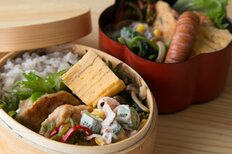 「一緒にランチ」という陽キャより多かったのは？10～30代男女が「初対面の人と打ち解けるためにしていること」【第4位以下】