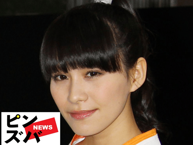 「ここまでスレンダーになるなんて...」Perfumeあ〜ちゃん“美スタイル炸裂”のタイトスカート姿にファンため息の画像