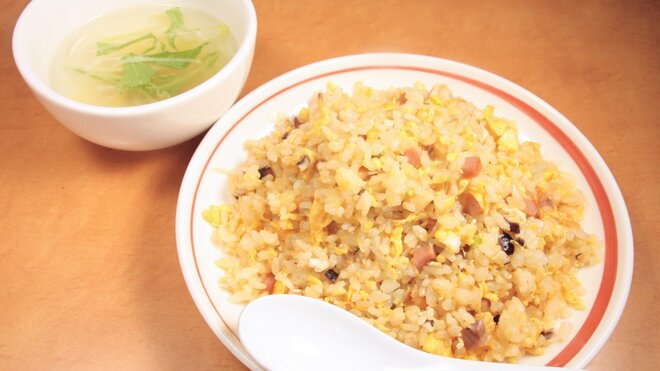 付錦炒飯(ハム、椎茸、桜エビ入りチャーハン)　1300円(ディナーのみ)