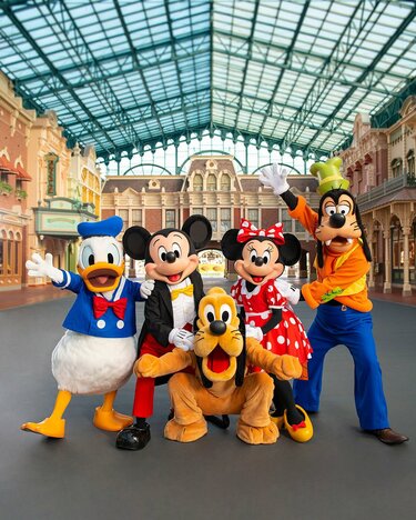 [第一刷発行]感動が人を動かす: 東京ディズニーランドの成功を支えた名脇役たち TDR「若者来園者数が5年で85万人減」の中「0泊3日の弾丸上海ディズニー