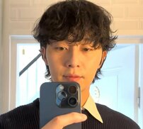 「パパソジュンだ」パク・ソジュン、激カワ愛犬とのプラべショット公開 無造作ヘアのリラックス姿で魅了