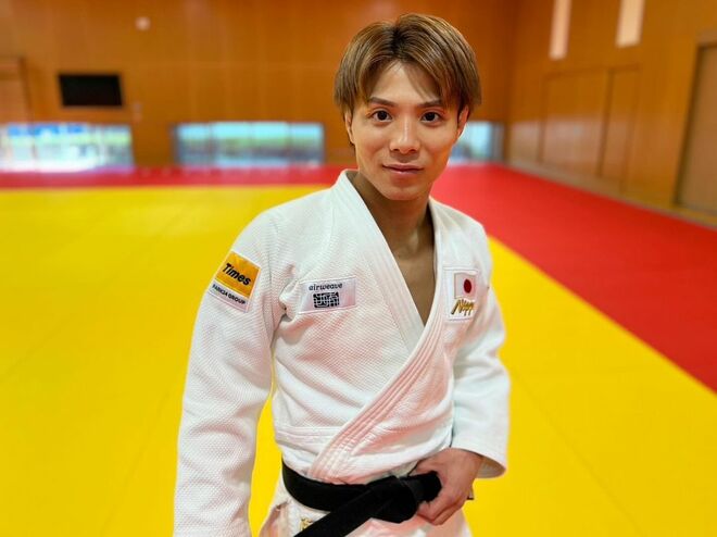 “恋人スマイル”…柔道・阿部一二三選手、パリ五輪堂々2連覇 2年半交際の「日本一黒いグラドル」の応援も話題の画像