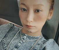 「完全母乳で削げてった」西山茉希、上半身あらわなブラトップ姿で“やつれて激痩せ"指摘に見解