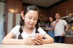 子どものスマホゲーム高額課金トラブルが続出中 平均課金額は「29万円」 専門家が語る「スマホ課金回避の鉄則」