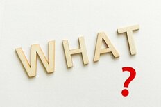 意味不明すぎる“エモい”を超えたのは、40～50代男女が「よく使われているが“モヤッとしてしまう”言葉」【トップ3】