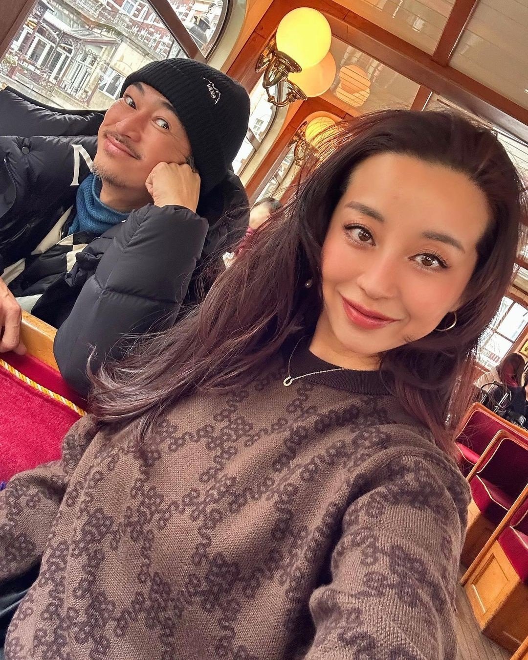 妻　投稿写真　流出 あの人はずるい…」窪塚洋介の妻「超ネガティブ体質から脱却した秘訣」妖艶肩出しドレスショットも｜概要｜ニュース｜ピンズバNEWS