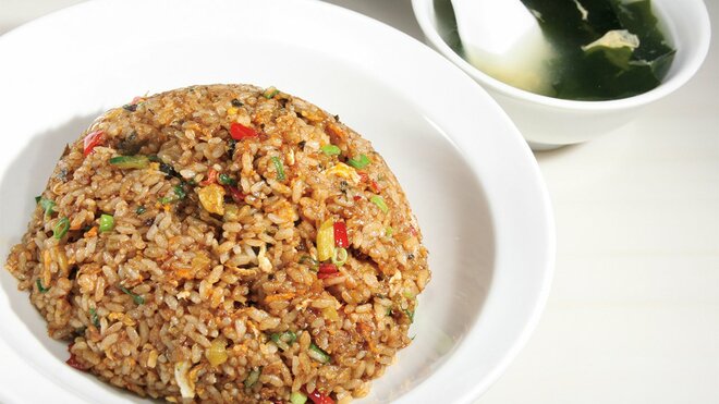湖南料理の先駆け店で味わう“湖南炒飯”　東京・新宿の甘さと酸味がマッチした一皿の画像