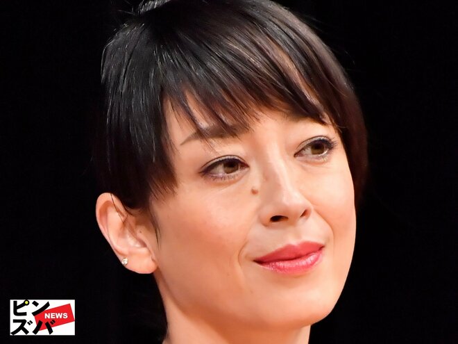 「拝みたくなるほどの美」宮沢りえ・52歳、デコ全開ツヤ肌ショットに驚きの声「なんでそんなに美しいの？」の画像