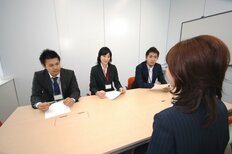 働き手不足“売り手市場”の新卒採用で話題の「オヤカク」の驚きの実態！“内定者の親を取り込む”――就活最前線を専門家に聞いた