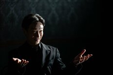 【VIVANT考察】「リュウは味方」阿部寛・野崎、非難轟々のなか“55秒の密室”からの逆転か　残る3つの謎