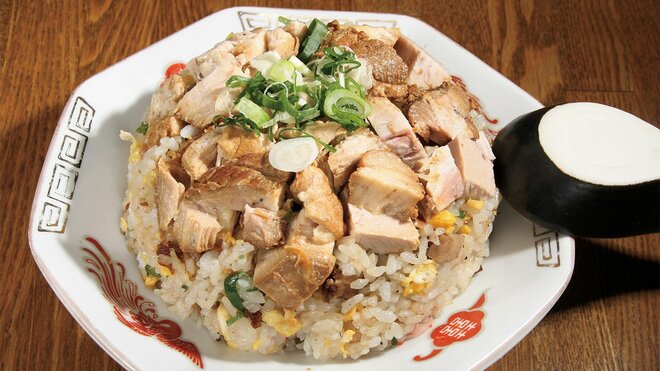 【東京・駒場東大前】ゆっくり飲める定食屋で味わう“焼豚チャーハン”　「菱田屋酒場」の国産焼豚たっぷりな一皿の画像