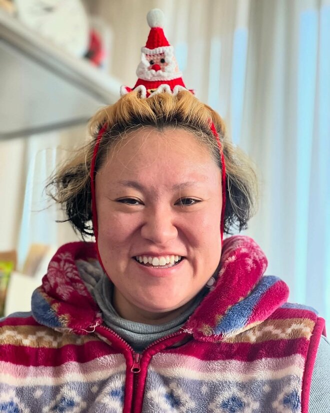 「めっちゃ痩せました？」バービー、“小顔ファッションの最終形態”奇抜ドレス姿に驚きの声「すごい存在感」の画像