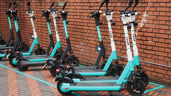 初の死亡事故で問われる電動キックボードの安全性…交通評論家が解説する「危険回避と“共生”の道」の画像
