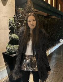 ｢世界1のエイジレス美女｣20代にしか見えない“奇跡の73歳”!? ヴェラ・ウォン｢異次元な足長ショット｣に「エグイ」驚きの声!