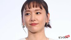 新垣結衣の“身長逆サバ読み”説に最終結論　“176センチ説”も…靴下で星野源と並び判明した“本当の身長”