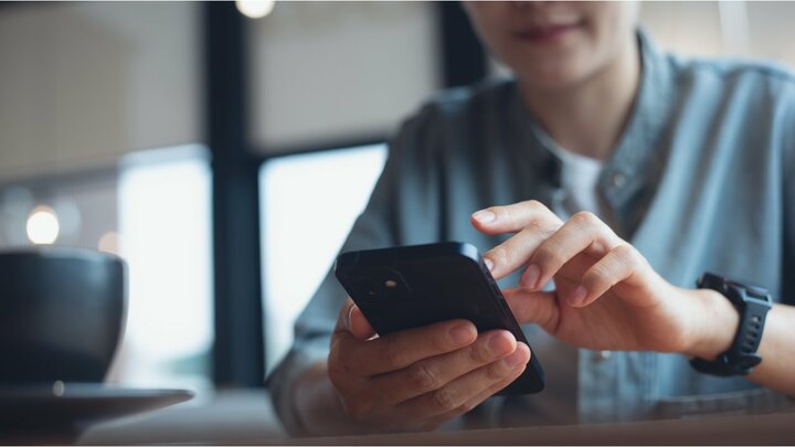 もはや「ググる」ことすら面倒に？ 上司や同僚をイライラさせるZ世代の「フィンガープリンセス」急増の理由 