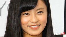 小島瑠璃子、ピンクヘア＆こんがり小麦肌近影に反響「やっぱこじるり可愛い」2歳息子を一人で育てる現在