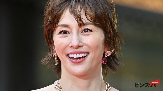 米倉涼子、ぷっくりリップの雑誌出演報告に反響「イメージ変わった」「やっぱりかっこいい」　カンヌ圧巻ビジュも話題の画像