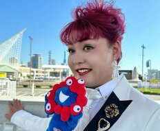 「異色コンビすぎる」ぺえ、32歳誕生日に千葉雄大と密着ツーショット！ryuchellさん亡くした昨年は「苦しくなって辛くなって…」