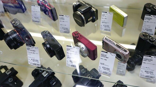 なぜコンデジが復権？スマホ全盛の裏で中古カメラ買取価格が4倍の理由の画像
