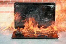 「パソコンが爆発した」愛知県の塾が火災で全焼…専門家が注意喚起「冬場にPCを使ってはいけない場所」