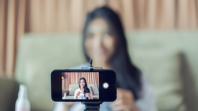 「推し活で自己破産」若者を襲う“配信依存地獄”　月給が溶ける「投げ銭沼」債務相談が深刻化の画像