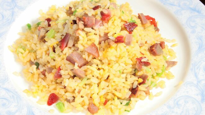 【埼玉・草加】中国料理店で味わう“叉焼炒飯”　「中国料理 紫菜館」のボリュームたっぷりな一皿の画像