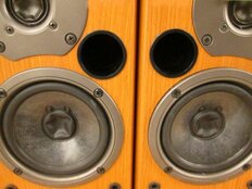 “爆音ですっきり”音楽鑑賞よりも幸福感が上がるのは、10～30代女子がやってる「ストレス解消法」【第4位以下】