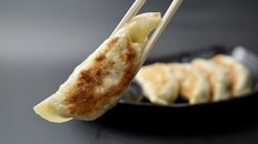ファミレス系を抑えた安定の王者は、20～30代男女が「餃子がおいしいチェーン店」【トップ3】