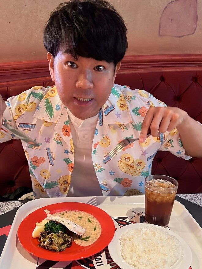 フジモン、“ユッキーナそっくり”な13歳長女とディズニーへ「ヤバい脚の長さ」「もう彼女レベル」の声…シンデレラ城でプロポーズの過去もの画像