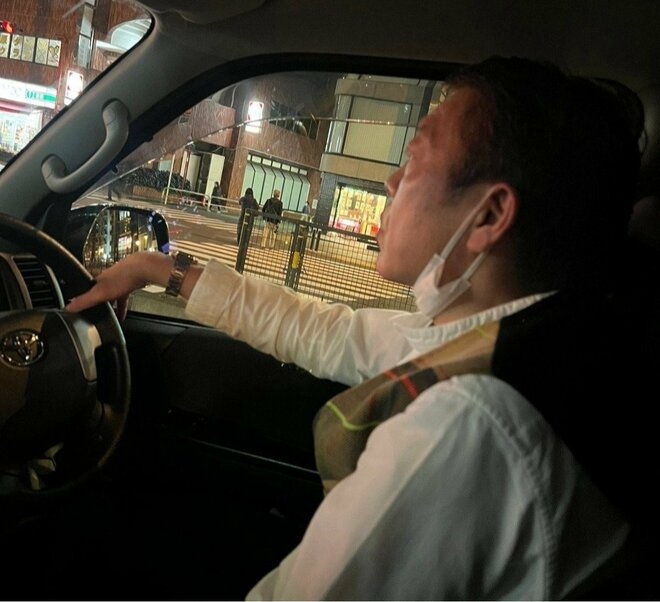 運転中の玉袋筋太郎